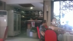 Khốn khổ vì nhân viên lợi dụng uy tín nhà hàng để vay nợ