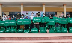 FE CREDIT mang Tết ấm đến vùng cao