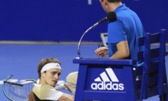 Zverev nhận án phạt nặng vì tấn công và chửi bới trọng tài