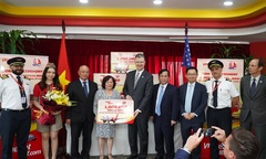 Hàng không “bay cao” với hoạt động cứu trợ và giải tỏa hành khách