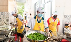 Bữa cơm yêu thương – Chia sẻ để gần nhau hơn