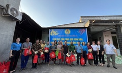 Nestlé Việt Nam tặng gần 6.000 phần quà cho các gia đình có hoàn cảnh khó khăn nhân dịp Tết Nguyên đán