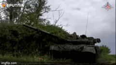 Video: Xe tăng Nga T-80BV khai hỏa, phá hủy thành trì của Ukraine