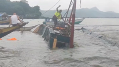 Video: Lật thuyền do bão tại Philippines, ít nhất 25 người thiệt mạng
