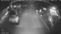 Video: Lao thẳng vào đầu xe tải, người đàn ông tử vong tại chỗ