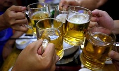 Mách bạn mẹo uống rượu bia an toàn, tránh say ngày Tết