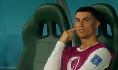 Phản ứng của Ronaldo khi bị CĐV Hàn Quốc  "bắt trend " để giễu cợt?