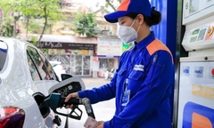 Xăng chịu thuế môi trường 2.000 đồng/lít từ 1/1/2023