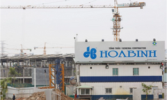 Vừa bán xong nửa triệu cổ phiếu, TGĐ Xây dựng Hòa Bình tiếp tục muốn thoái sạch vốn