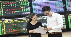 Chứng khoán lập đỉnh mới, khi nào nên chốt lời cổ phiếu?