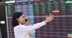 Cổ phiếu Vingroup tăng tím trần sau khi Vingroup công bố kết quả kinh doanh khởi sắc