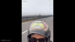 Nhói lòng nam thanh niên vô tình ghi lại giây phút chính mình bị ô tô tông tử vong