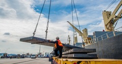 Đằng sau đà tăng  "nóng " 320% của cổ phiếu BCA trong 30 ngày