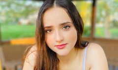  "Chân dài " bóng chuyền mặt đẹp tựa búp bê, body đầy đặn khiến người xem  "quên tỷ số "
