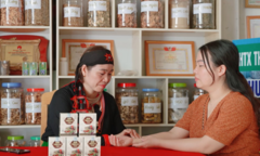 Tấm lòng vì bệnh nhân của lương y Dương Thị Kim