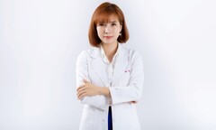 Tiktoker Dr Duyên miệt mài lên video truyền tải những kiến thức chăm sóc da chuẩn y khoa