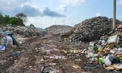 Núi rác khổng lồ giữa lòng Đảo Ngọc Phú Quốc