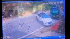 Xe  "hổ vồ " tông trực diện xe ô tô 7 chỗ rồi húc sập nhà dân