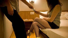 Bán thân… vì nợ