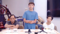 Hồ Văn Cường đăng clip cùng bố mẹ đẻ, nói rõ ồn ào với mẹ nuôi Phi Nhung 