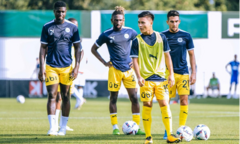 Tròn 1 tháng Quang Hải không được ra sân ở Pau FC