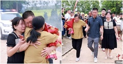 Người đàn ông nói một câu vô cùng xúc động khi đoàn tụ cùng gia đình sau 34 năm thất lạc