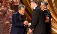  "Bố già " Al Pacino lý giải việc  "đãng trí " trong lúc công bố giải Phim hay nhất Oscar 2024?
