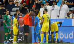 Ronaldo nhận thẻ đỏ khi chơi xấu đối thủ