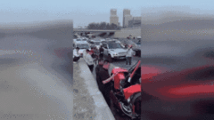 Video: Siêu xe Lamborghini biến thành sắt vụn sau khi đâm vào cột đèn