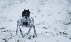Video: Chiêm ngưỡng chó robot độc lạ, có súng phun lửa gắn trên lưng