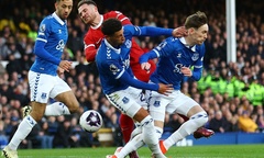 Thất bại trước Everton, Liverpool gặp khó trong cuộc đua vô địch Premier League