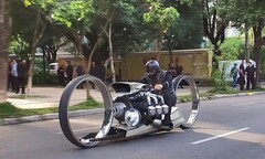 Cận cảnh chiếc xe mô tô  "độc lạ " giá 25 tỷ đồng đang gây bão mạng xã hội 