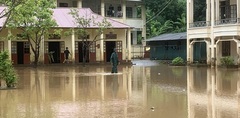 Trường bị ngập, hơn 200 học sinh ở Sơn La phải nghỉ học