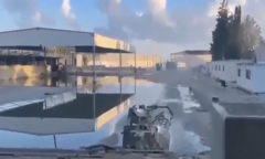 Khoảnh khắc xe tăng Israel tiến vào thành phố Rafah ở miền Nam Gaza