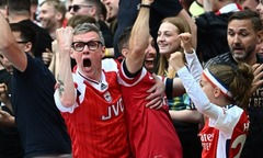 CĐV Arsenal nhận “cú lừa thế kỷ” trong ngày Man City vô địch