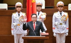 Tân Chủ tịch Quốc hội: Tôi nguyện cống hiến hết sức mình, phụng sự Tổ quốc, phục vụ Nhân dân