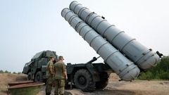Nga có thể đã tích lũy 10.000 tên lửa S-300 để tấn công Ukraine