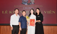 Hà Nội: Trường THPT Đống Đa kết nạp Đảng cho 4 học sinh xuất sắc