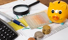 Mua trái phiếu hay gửi tiết kiệm ngân hàng tốt hơn?