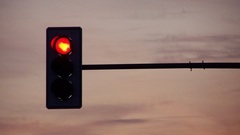 Đèn giao thông không có bộ đếm ngược có phải tuân thủ?