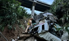 Vụ xe tải rơi xuống vực sâu 50m ở Lào Cai: Tài xế xe tải tử vong