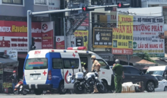 Xe máy chở hàng va chạm xe cứu thương, nam thanh niên 19 tuổi tử vong