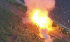 Lộ tử huyệt, xe tăng “mai rùa” của Nga bị FPV Ukraine “hạ gục”?