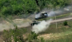 Cận cảnh xe chiến đấu bộ binh M2 Bradley đối đầu xe bọc thép của Nga ở cự ly gần