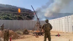 Israel dùng máy bắn đá phóng đạn lửa về phía Lebanon