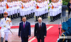 21 loạt đại bác vang lên trong lễ đón cấp Nhà nước Tổng thống Putin