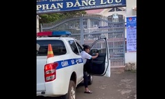 CSGT Đắk Lắk dùng xe đặc chủng chở nữ sinh về nhà lấy giấy tờ thi
