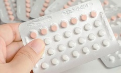 Sai lầm khi dùng thuốc tránh thai để trị mụn, nữ sinh phải  "cầu cứu " bác sĩ