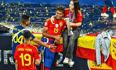 Bạn gái thần đồng bóng đá Lamine Yamal gây sốt với vẻ đẹp siêu thực