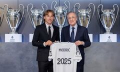 CLB Bình Dương khuấy đảo làng bóng đá khi công khai muốn đưa Luka Modric về CLB